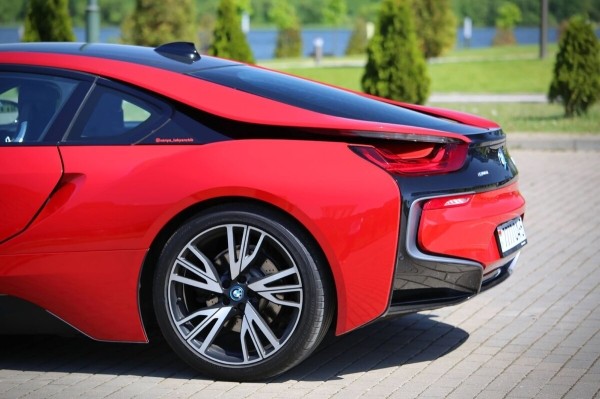 22-летний парень из Жодино купил BMW i8 за $100 тысяч — доволен?