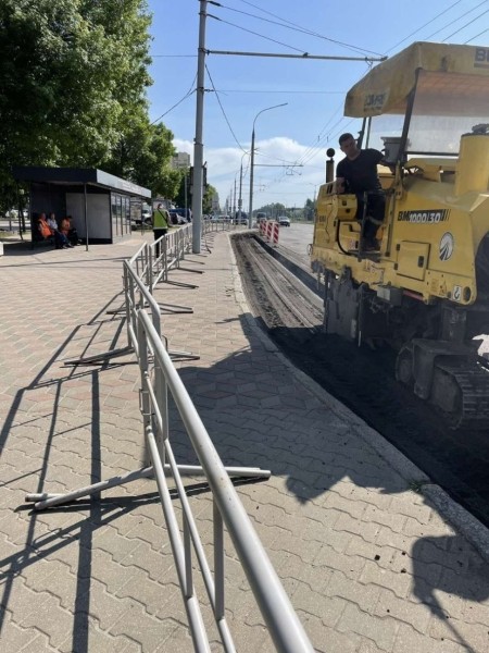 Фотофакт. Начался ремонт дорожного покрытия на остановке общественного транспорта «Технический университет» Фотофакт. Начался ремонт дорожного покрытия на остановке общественного транспорта «Технический университет»