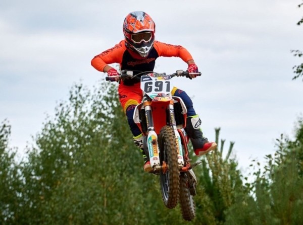 14-летний кобринчанин стал абсолютным лидером первого этапа чемпионата и первенства Беларуси по мотокроссу