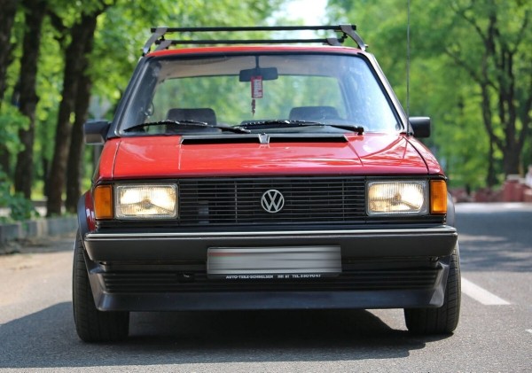 «В родной краске и на ходу!» В Беларуси нашли 40-летнюю VW Jetta, которая не видела сварки