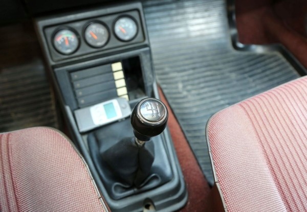 «В родной краске и на ходу!» В Беларуси нашли 40-летнюю VW Jetta, которая не видела сварки