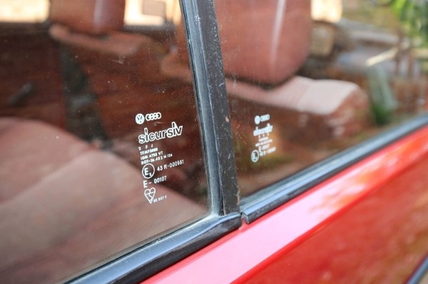 «В родной краске и на ходу!» В Беларуси нашли 40-летнюю VW Jetta, которая не видела сварки