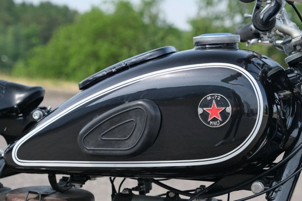 «Урал М-72», на который потратили $4 700. Белорус вдохнул жизнь в 68-летний советский байк «Урал М-72», на который потратили $4 700. Белорус вдохнул жизнь в 68-летний советский байк