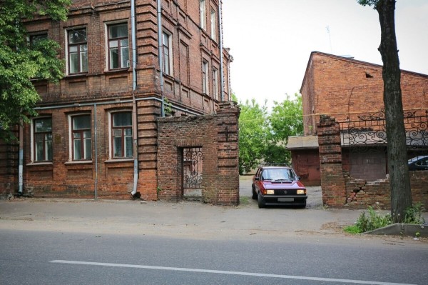 «В родной краске и на ходу!» В Беларуси нашли 40-летнюю VW Jetta, которая не видела сварки