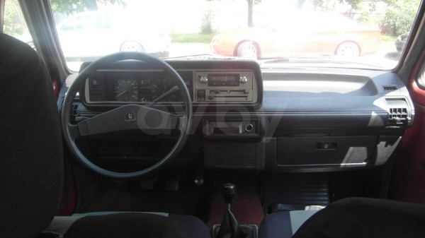 «В родной краске и на ходу!» В Беларуси нашли 40-летнюю VW Jetta, которая не видела сварки