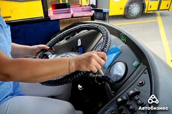 «Главное – не расслабиться и не уехать в закат». Воспитатель садика стала водителем автобуса «Главное – не расслабиться и не уехать в закат». Воспитатель садика стала водителем автобуса