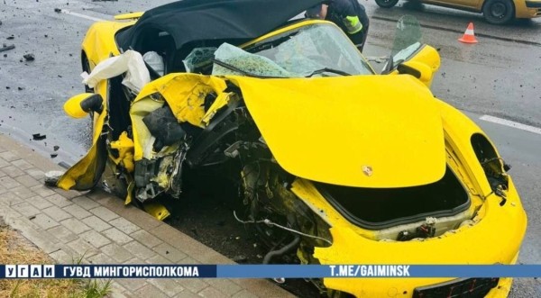 Жесткая авария с желтым Porsche в Минске