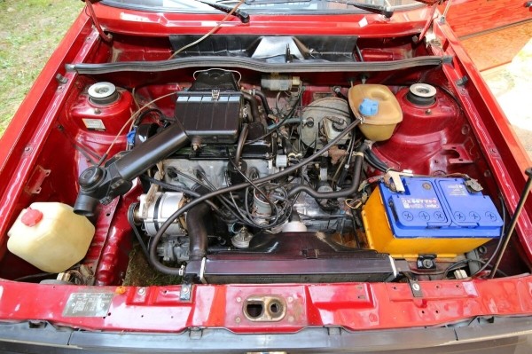 «В родной краске и на ходу!» В Беларуси нашли 40-летнюю VW Jetta, которая не видела сварки