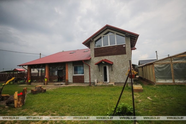 Устроить гонки и попробовать деликатесы предлагают туристам на улиточной ферме в Брестском районе