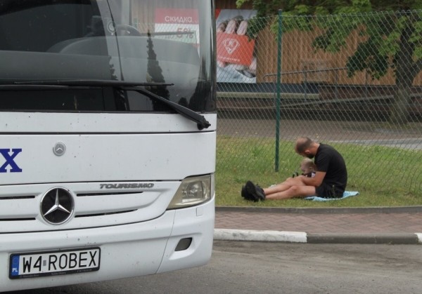 «Одни по 20 часов стоят, другие за ночь $500 делают». Репортаж из пункта пропуска «Брест — Тересполь»