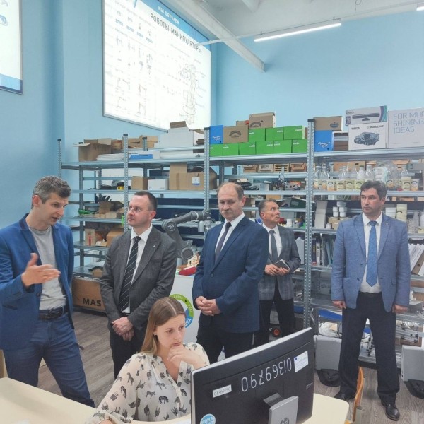 Сергей Лободинский и Валерий Вакульчик посетили УО «Брестский государственный технический университет» Сергей Лободинский и Валерий Вакульчик посетили УО «Брестский государственный технический университет»