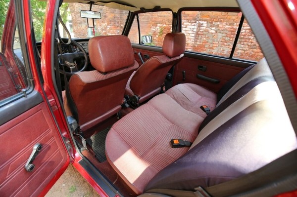 «В родной краске и на ходу!» В Беларуси нашли 40-летнюю VW Jetta, которая не видела сварки