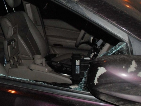 Поссорился с девушкой и разбил чужие авто. За хулиганство осудили жителя Барановичей