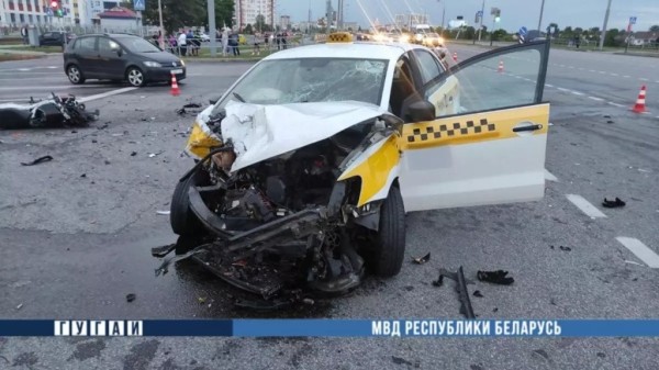 Попавший в жуткую аварию в Гомеле мотоциклист умер в больнице Попавший в жуткую аварию в Гомеле мотоциклист умер в больнице