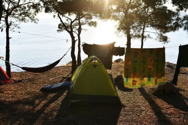 На одном из озер в Кобринском районе обокрали отдыхающих в палатках