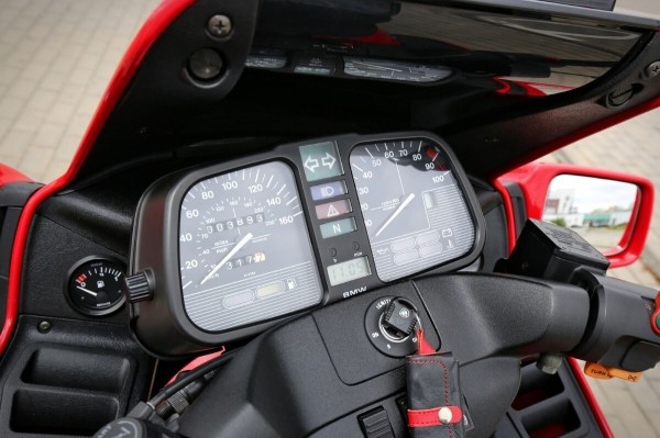 Белорус купил в США 27-летний мотоцикл BMW K1100 RS