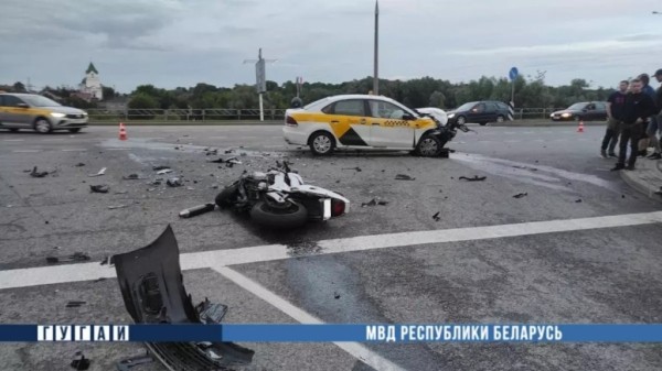 Попавший в жуткую аварию в Гомеле мотоциклист умер в больнице Попавший в жуткую аварию в Гомеле мотоциклист умер в больнице