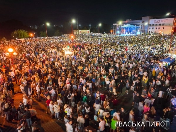 Праздничным фейерверком завершился второй день празднования Дня города Бреста Праздничным фейерверком завершился второй день празднования Дня города Бреста