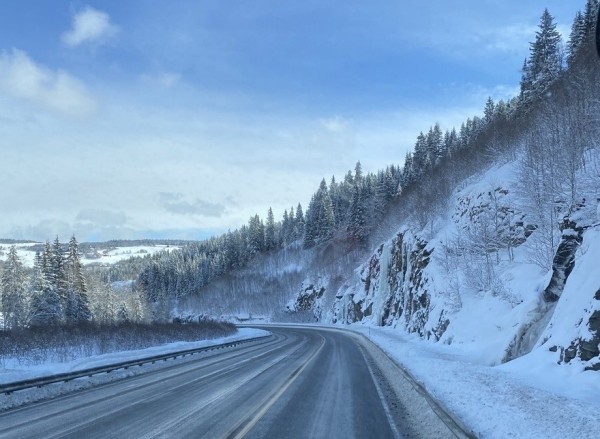 «После такой работы многие разводятся». Белоруска ушла в дальнобой вслед за мужем