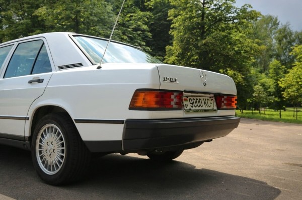 По прозвищу Baby-Benz. Показываем идеально сохранившийся Mercedes W201