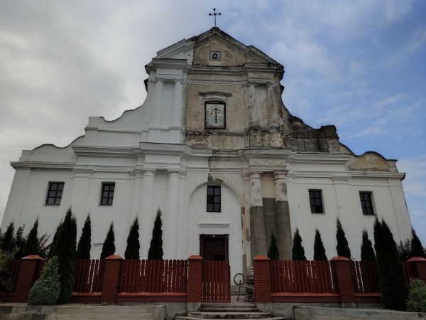 Ведутся наружные работы по покраске церкви Воздвижения Креста Господня в агрогородке Вистычи Брестского района Ведутся наружные работы по покраске церкви Воздвижения Креста Господня в агрогородке Вистычи Брестского района