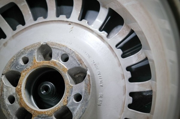 По прозвищу Baby-Benz. Показываем идеально сохранившийся Mercedes W201