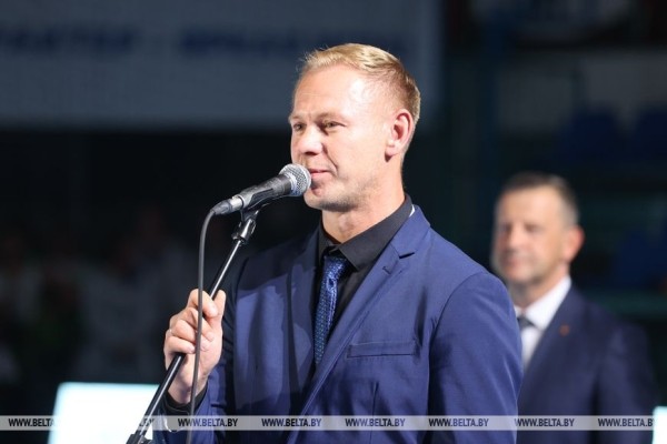 Зажигательные танцы и спортивное братство. В Бресте драйвово открыли турнир по гандболу Зажигательные танцы и спортивное братство. В Бресте драйвово открыли турнир по гандболу