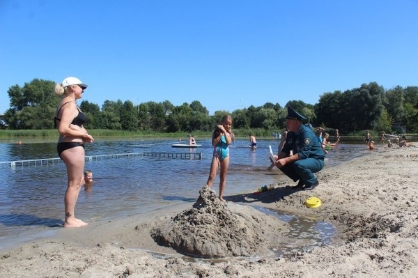 Спасатели совместно с милицией посетили пляж на ул. Махновича в Бресте