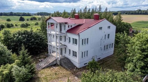 800 «квадратов» на одну семью. Побывали в домах, которые в 90-е строили на широкую ногу 800 «квадратов» на одну семью. Побывали в домах, которые в 90-е строили на широкую ногу