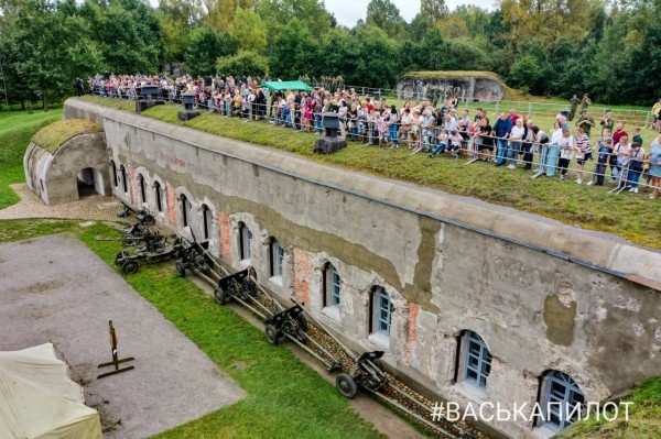 Военно-историческую реконструкцию провели в 5 Форту Бреста. Видео и фото