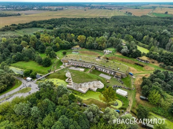 Военно-историческую реконструкцию провели в 5 Форту Бреста. Видео и фото