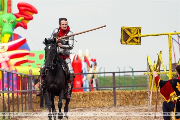 От конефермы к конному парку: в глубинке Полесья восстанавливают национальные породы лошадей От конефермы к конному парку: в глубинке Полесья восстанавливают национальные породы лошадей