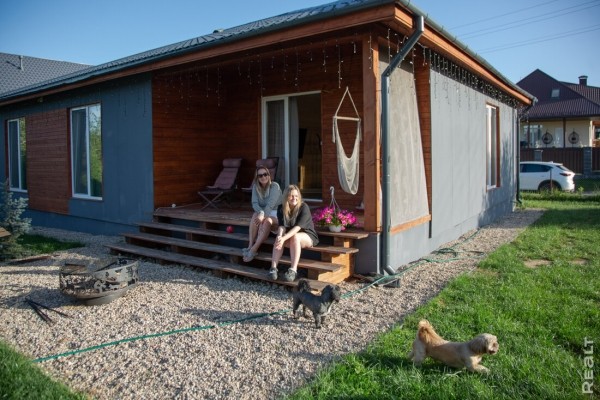 Минчане продали двушку — денег хватило на новый дом с отделкой. Смотрим, что у них получилось