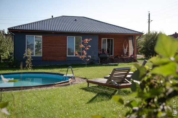 Минчане продали двушку — денег хватило на новый дом с отделкой. Смотрим, что у них получилось