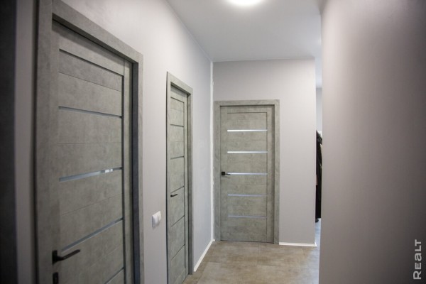 Минчане продали двушку — денег хватило на новый дом с отделкой. Смотрим, что у них получилось