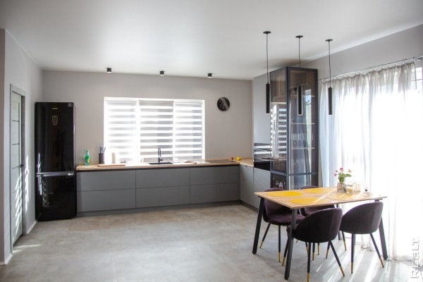 Минчане продали двушку — денег хватило на новый дом с отделкой. Смотрим, что у них получилось