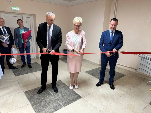 Глава Бреста принял участие в торжественной линейке в ГУО «Средняя школа №27 имени Героя Советского Союза И.П.Барсукова» Глава Бреста принял участие в торжественной линейке в ГУО «Средняя школа №27 имени Героя Советского Союза И.П.Барсукова»