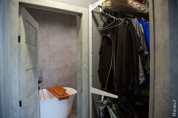 Минчане продали двушку — денег хватило на новый дом с отделкой. Смотрим, что у них получилось