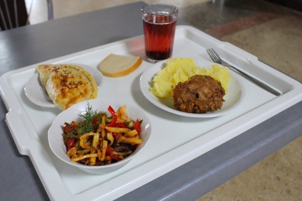 Банкеты, юбилеи, корпоративы в столовой на Строительной, 56/7 в Бресте. Зал до 100 человек, доступные цены, восточная и белорусская кухни