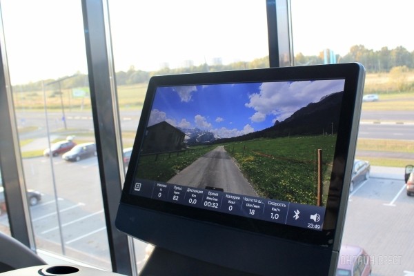 «GYM Express» на Варшавском шоссе - первый круглосуточный фитнес-клуб в Бресте. Высокотехнологичные тренажеры, финская сауна, бесплатная экскурсия, неоновый интерьер