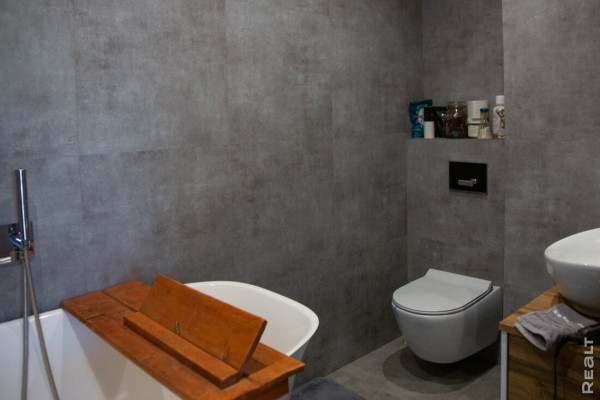 Минчане продали двушку — денег хватило на новый дом с отделкой. Смотрим, что у них получилось