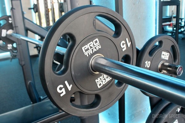 «GYM Express» на Варшавском шоссе - первый круглосуточный фитнес-клуб в Бресте. Высокотехнологичные тренажеры, финская сауна, бесплатная экскурсия, неоновый интерьер