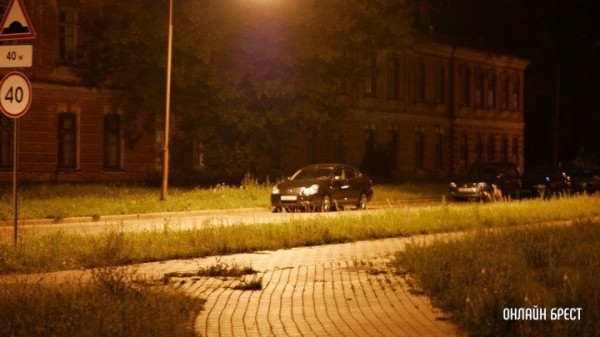 Сколько фонарей нужно во дворе дома?