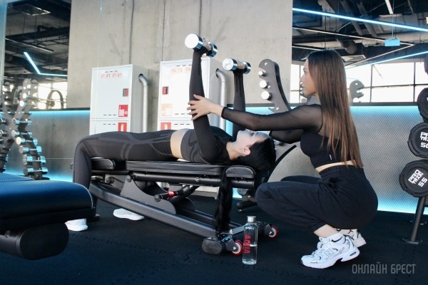 «GYM Express» на Варшавском шоссе - первый круглосуточный фитнес-клуб в Бресте. Высокотехнологичные тренажеры, финская сауна, бесплатная экскурсия, неоновый интерьер