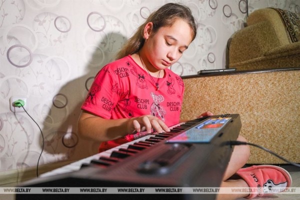 В Малорите отец в одиночку воспитывает трех дочерей и крошку-сына В Малорите отец в одиночку воспитывает трех дочерей и крошку-сына