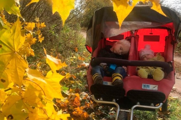 Ветхий дом стоил $500: как семья из Минска переехала в заброшенную деревню