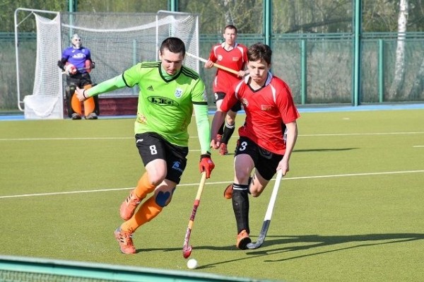 &laquo;Строитель&raquo; из Бреста впервые проиграл, но остается лидером чемпионата Беларуси по хоккею на траве