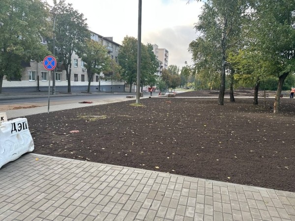 В Бресте завершают работы по обустройству новых дорожек в районе Набережной (за ЦУМом)