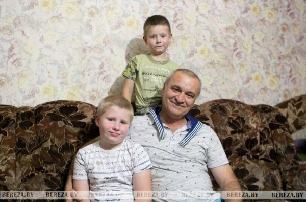 Отец-одиночка из Брестской области рассказал о воспитании своих сыновей