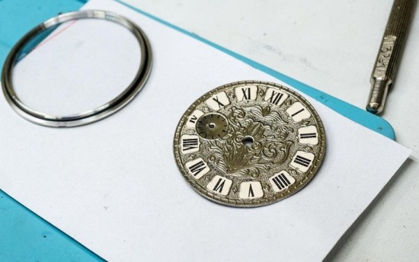 «Обменял часы на корову». Этот белорус решил посвятить жизнь работе в мастерской и ни о чем не жалеет